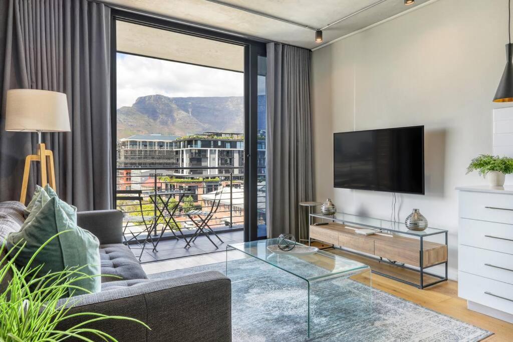 Apartment Luxury With Rooftop Pool And Table Mountain Views *
